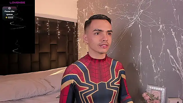 Snapshot of NicoKingg_ chatting on 12.21.25 NicoKingg online show from 12.21.25