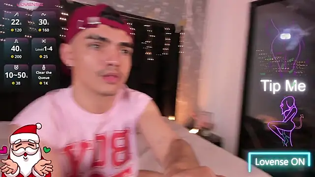 Snapshot of NicoKingg_ chatting on 12.23.25 NicoKingg online show from 12.23.25