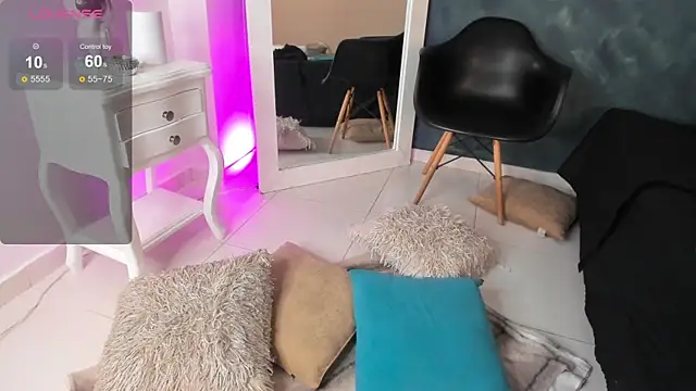 BellaRooux online show from 12.18.25