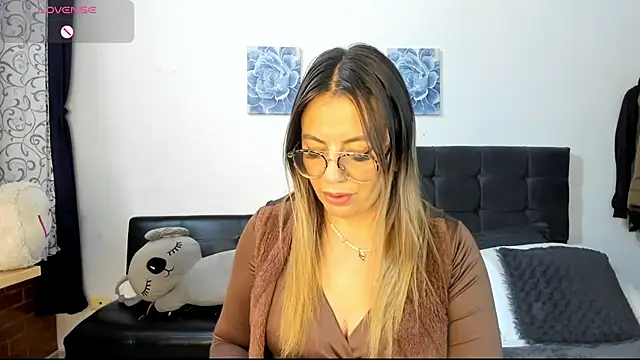 Snapshot of ariannawil chatting on 02.12.26 ariannawil online show from 02.12.26