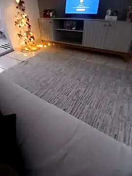 Snapshot of Oliveiracrf chatting on 11.07.25 Oliveiracrf online show from 11.07.25