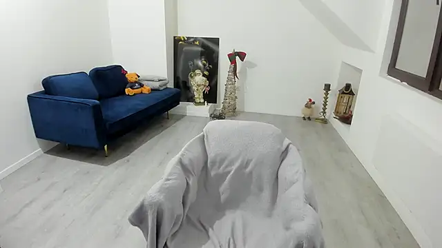 Snapshot of AnyaEvy chatting on 12.15.25 AnyaEvy online show from 12.15.25