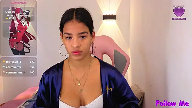 Snapshot of alexandraclaire9 chatting on 12.02.25 alexandraclaire9 online show from 12.02.25