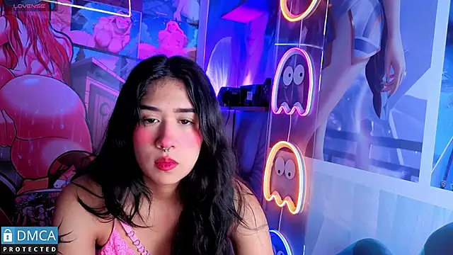 sofia sstonee  online show from 12.15.25