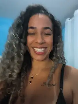 vivianeleoa online show from 07.28.26