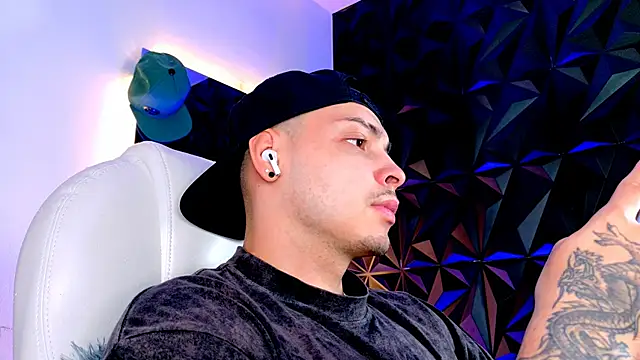 Maxwell Dupont online show from 12.02.25