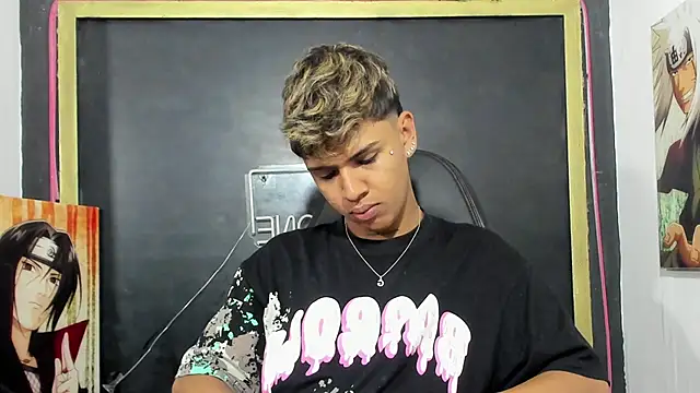Snapshot of Timmy_Kiing_ chatting on 12.14.25 Timmy Kiing online show from 12.14.25
