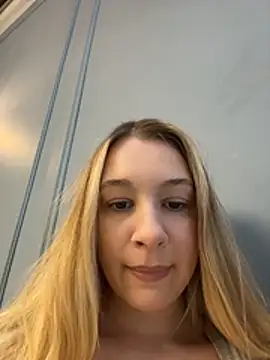 Snapshot of SashaCatt chatting on 06.30.26 SashaCatt online show from 06.30.26