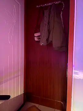 Snapshot of xoxo7799 chatting on 12.16.25 xoxo7799 online show from 12.16.25