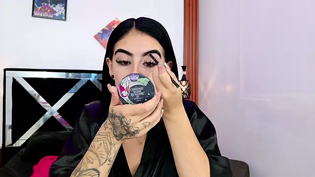 Snapshot of SCARLETT_INK_ chatting on 07.31.26 SCARLETT INK online show from 07.31.26