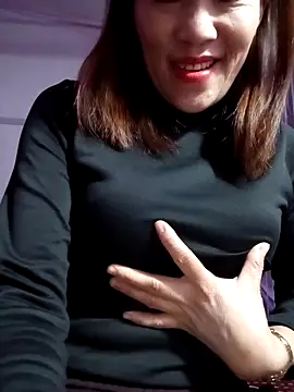 Snapshot of Hini68 chatting on 02.10.26 Hini68 online show from 02.10.26