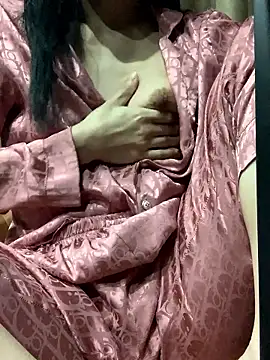 Snapshot of Tiny-122 chatting on 01.15.26 Tiny-122 online show from 01.15.26