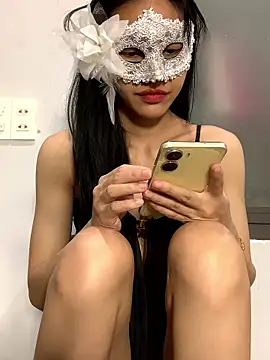 Snapshot of Tiny-122 chatting on 01.18.26 Tiny-122 online show from 01.18.26