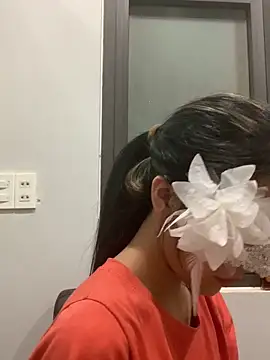 Snapshot of Tiny-122 chatting on 01.19.26 Tiny-122 online show from 01.19.26