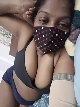 Snapshot of Nikkitha69 chatting on 11.17.25 Nikkitha69 online show from 11.17.25