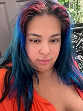 Snapshot of BiigMAMA_2025 chatting on 11.08.25 BiigMAMA 2025 online show from 11.08.25