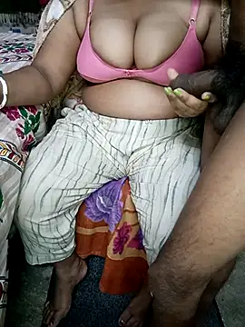 Snapshot of Pinkcolour chatting on 12.02.25 Pinkcolour online show from 12.02.25