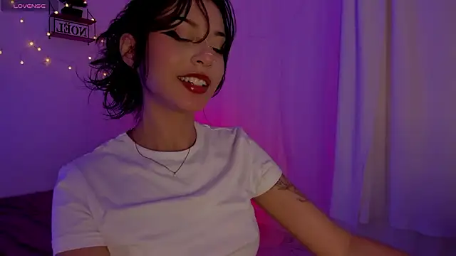 Snapshot of Tamara_Aluna_ chatting on 01.14.26 Tamara Aluna online show from 01.14.26