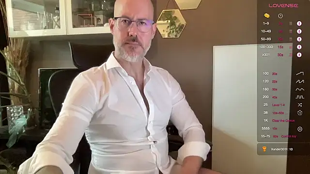 Snapshot of the_new_fit_rubinho chatting on 11.20.25 the new fit rubinho online show from 11.20.25