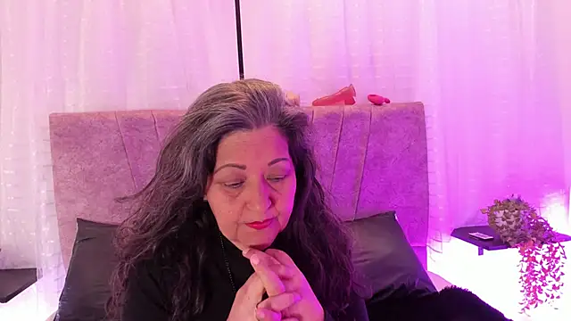 Victoriaa Anderson online show from 04.27.26