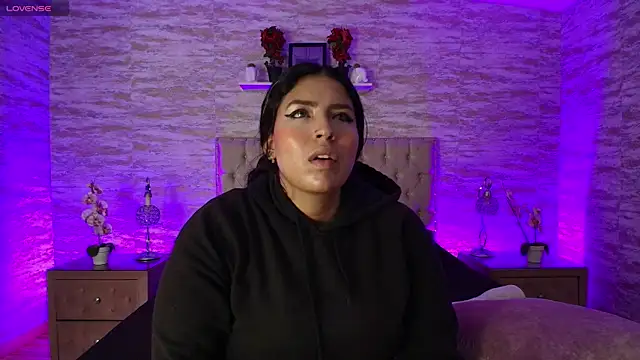 Sasha Larsen online show from 06.26.26