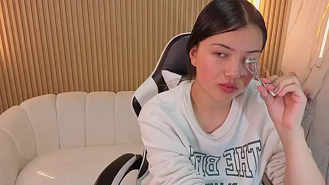 Snapshot of venus_velvet_tp chatting on 12.13.25 venus velvet tp online show from 12.13.25