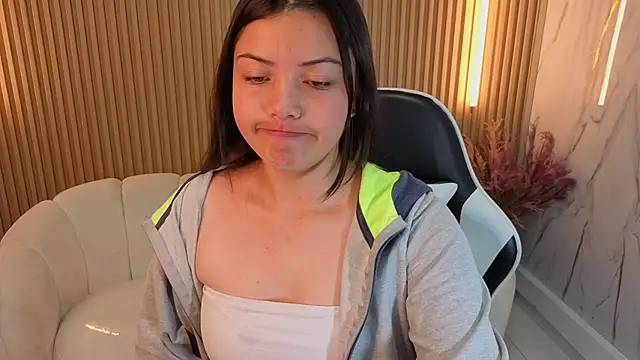 Snapshot of venus_velvet_tp chatting on 12.19.25 venus velvet tp online show from 12.19.25