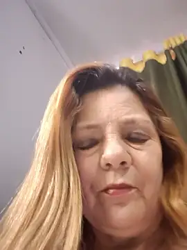 Snapshot of karlaanqui1 chatting on 01.18.26 karlaanqui1 online show from 01.18.26