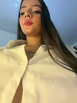EmmiiGlow online show from 08.02.26