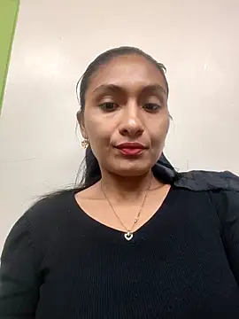 Snapshot of Uvit chatting on 04.28.26 Uvit online show from 04.28.26