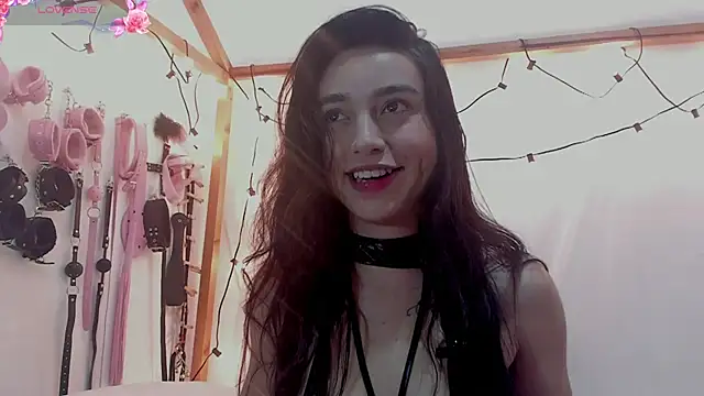 Snapshot of _Ashley_777 chatting on 12.17.25 Ashley 777 online show from 12.17.25