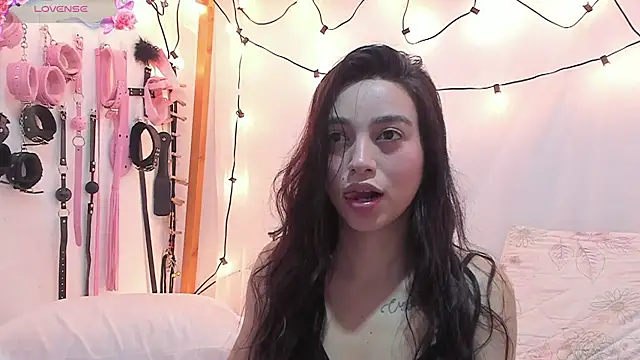 Snapshot of _Ashley_777 chatting on 12.19.25 Ashley 777 online show from 12.19.25