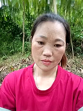 Snapshot of blonde_blg chatting on 11.12.25 blonde blg online show from 11.12.25