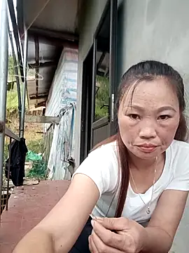 Snapshot of blonde_blg chatting on 11.17.25 blonde blg online show from 11.17.25