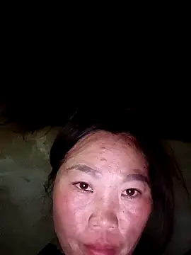 Snapshot of blonde_blg chatting on 11.24.25 blonde blg online show from 11.24.25