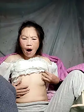 Snapshot of blonde_blg chatting on 11.26.25 blonde blg online show from 11.26.25