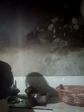 Snapshot of blonde_blg chatting on 12.21.25 blonde blg online show from 12.21.25