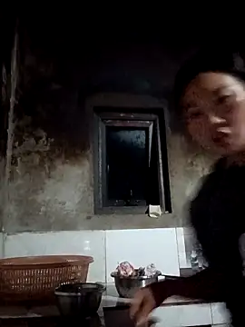 Snapshot of blonde_blg chatting on 02.11.26 blonde blg online show from 02.11.26