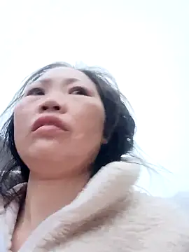 Snapshot of blonde_blg chatting on 02.19.26 blonde blg online show from 02.19.26