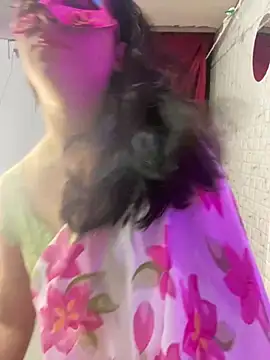 Snapshot of Red_Queen_11 chatting on 11.24.25 Red Queen 11 online show from 11.24.25