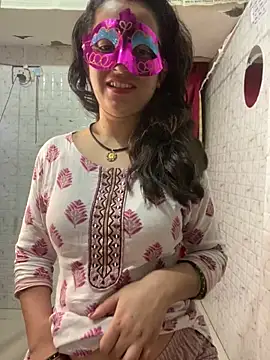 Snapshot of Red_Queen_11 chatting on 11.27.25 Red Queen 11 online show from 11.27.25