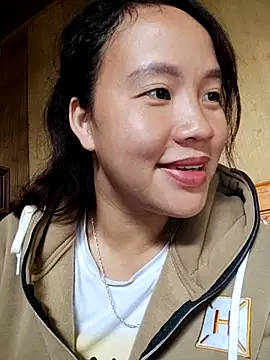 yelow-bee online show from 11.10.25