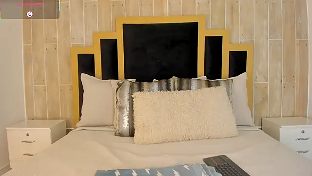 Snapshot of sofiaivanova chatting on 11.15.25 sofiaivanova online show from 11.15.25