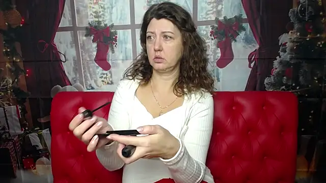 Snapshot of RoseHille chatting on 12.14.25 RoseHille online show from 12.14.25