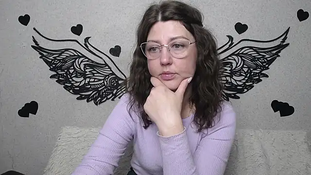 Snapshot of RoseHille chatting on 05.16.26 RoseHille online show from 05.16.26