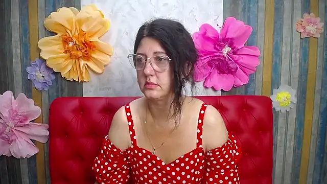 Snapshot of RoseHille chatting on 07.04.26 RoseHille online show from 07.04.26