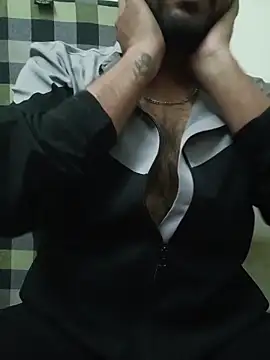 Snapshot of MrToxxic chatting on 11.17.25 MrToxxic online show from 11.17.25