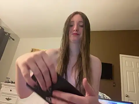 Kayluvs88 online show from 04.28.26