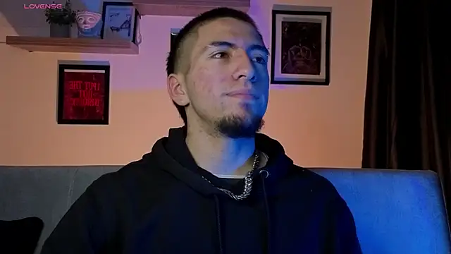 Snapshot of AresMassimoX chatting on 11.15.25 AresMassimoX online show from 11.15.25