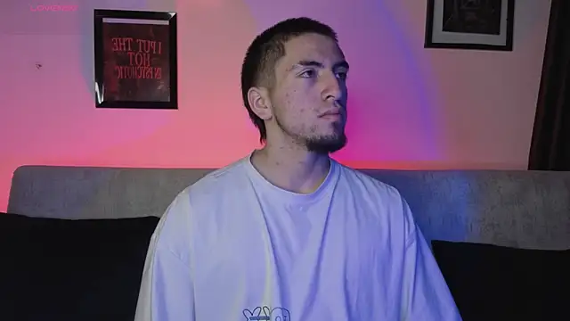 Snapshot of AresMassimoX chatting on 01.08.26 AresMassimoX online show from 01.08.26